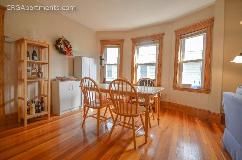 5 bed, 2 bath apartment for rent at 37 Walker St Unit 2T, Tufts — photo 6 of 15