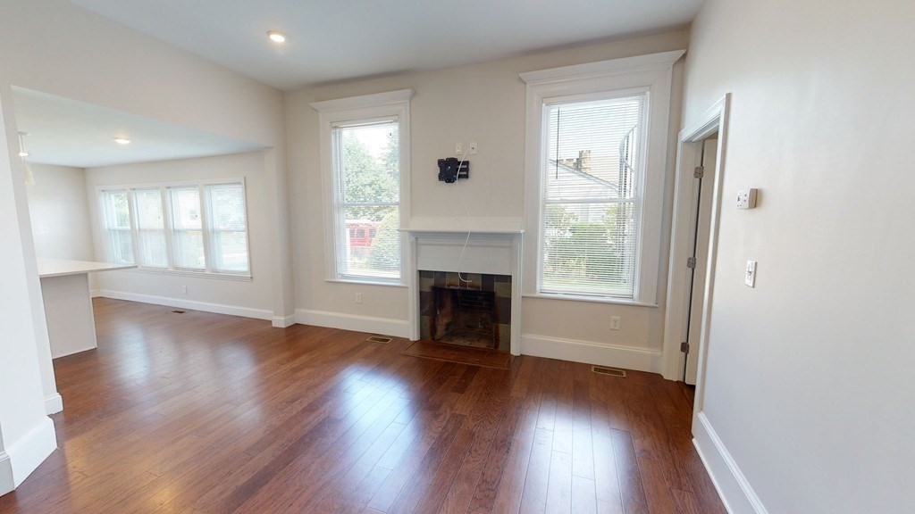 3 bed, 3 bath apartment for rent at 37 Walnut Pl Unit 1, Newtonville — photo 4 of 22
