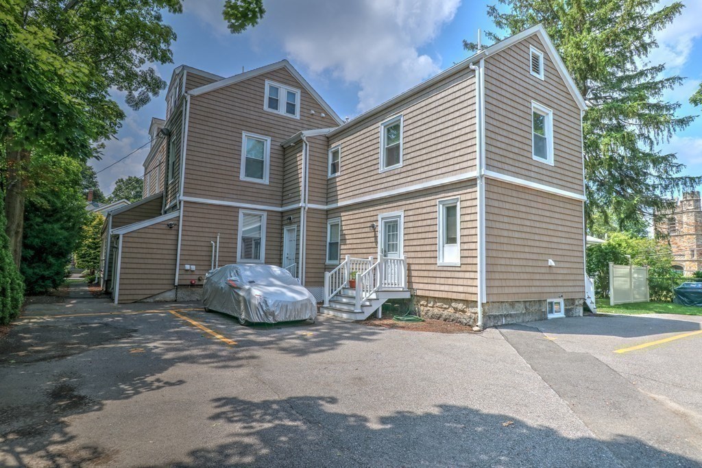 3 bed, 3 bath apartment for rent at 37 Walnut Pl Unit 1, Newtonville — photo 11 of 22