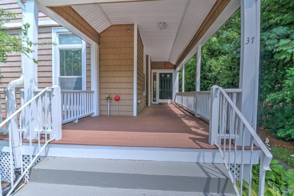 3 bed, 3 bath apartment for rent at 37 Walnut Pl Unit 1, Newtonville — photo 2 of 22