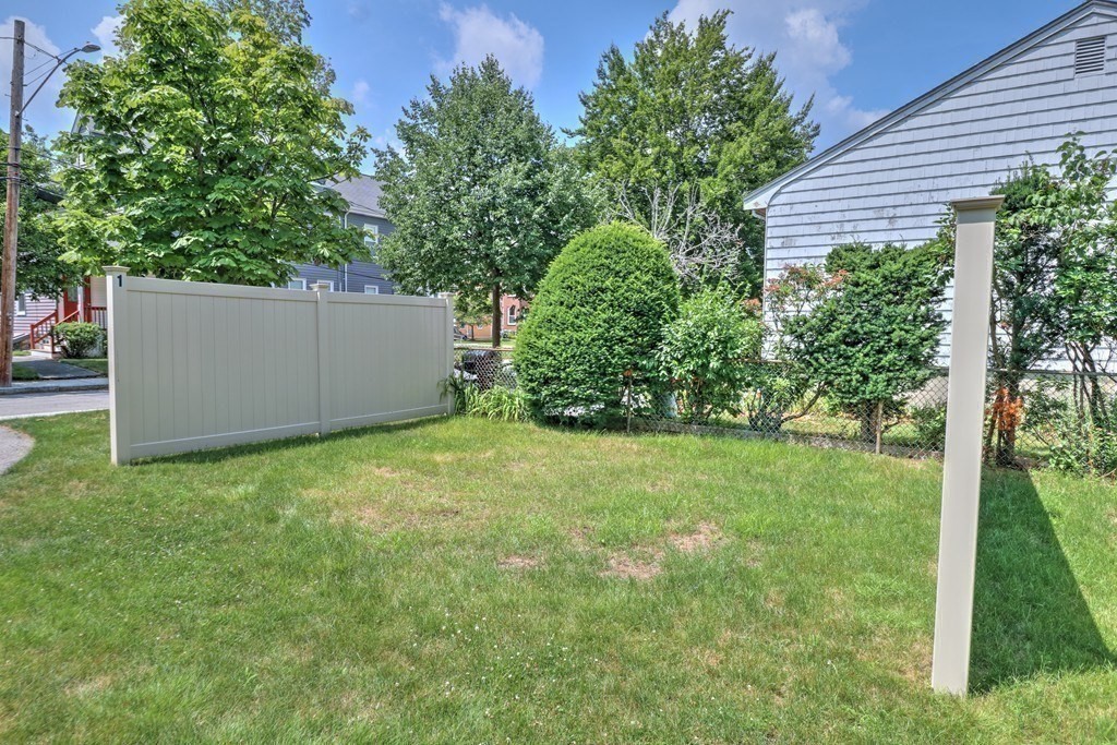 3 bed, 3 bath apartment for rent at 37 Walnut Pl Unit 1, Newtonville — photo 9 of 22