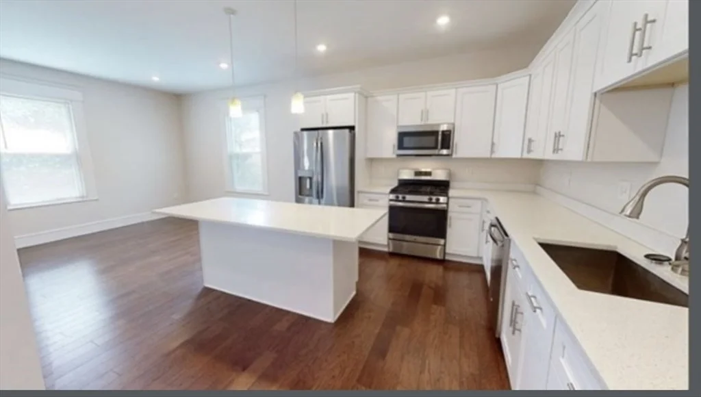 3 bed, 2 bath apartment for rent at 37 Walnut Pl Unit 3, Newton — photo 4 of 16