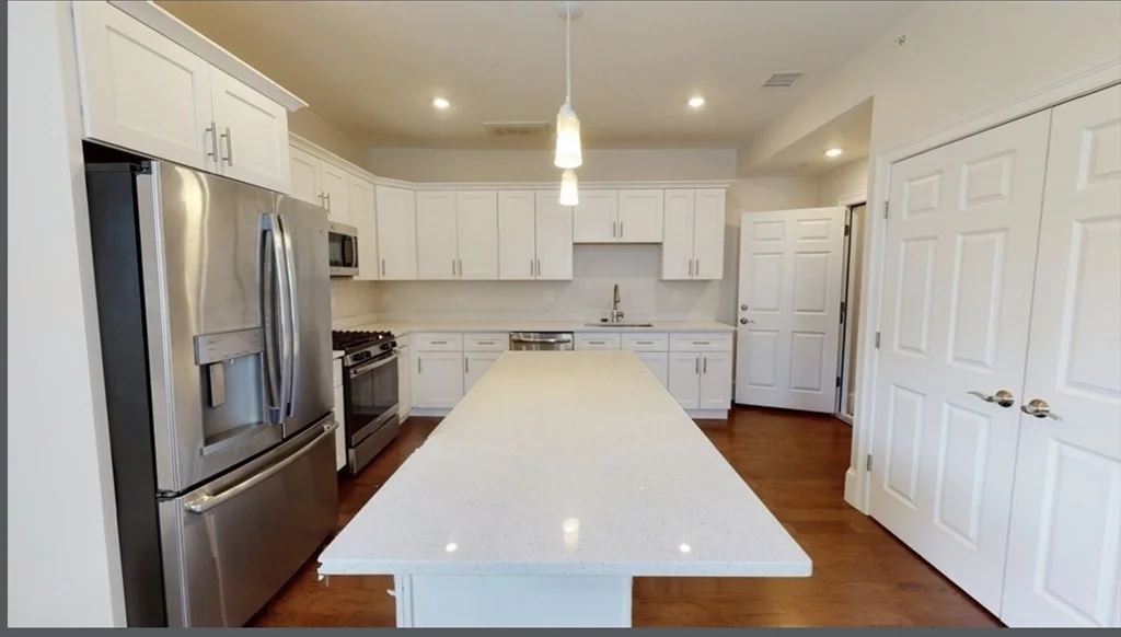 3 bed, 2 bath apartment for rent at 37 Walnut Pl Unit 3, Newton — photo 5 of 16