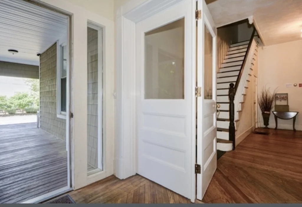 3 bed, 2 bath apartment for rent at 37 Walnut Pl Unit 3, Newton — photo 2 of 16