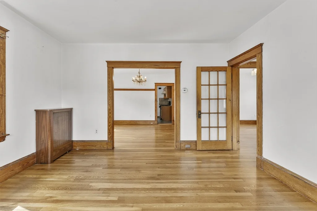 3 bed, 1 bath apartment for rent at 37 Warren Ave Unit 2, Fairmount Hill — photo 4 of 17