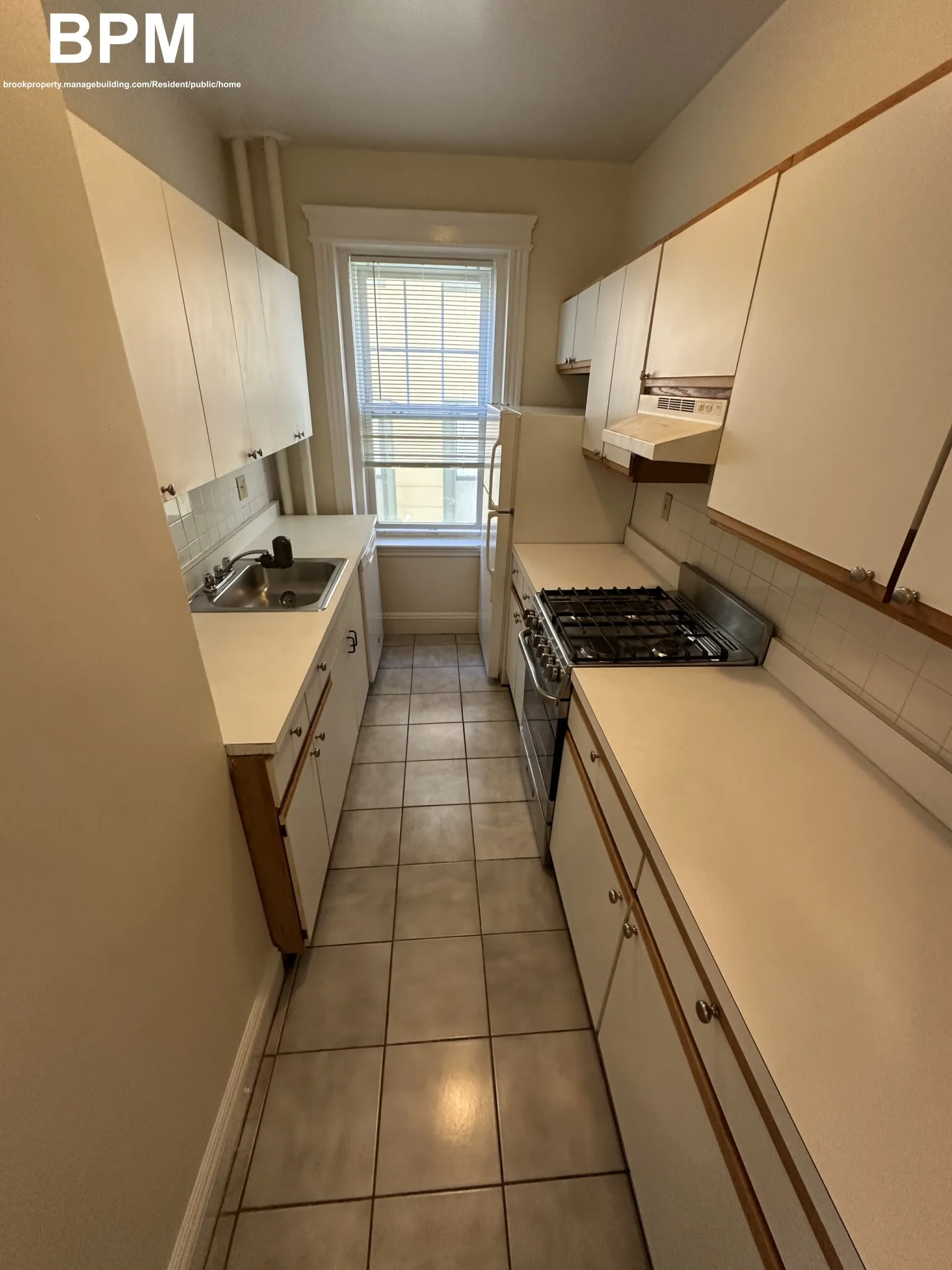 1 bed, 1 bath apartment for rent at 37 Wendell St Unit 2A, Baldwin — photo 1 of 3