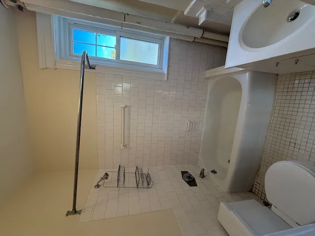 2 bed, 1 bath apartment for rent at 37 Wendell St Unit 41, Baldwin — photo 5 of 5