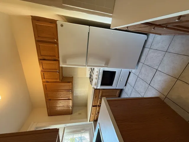 2 bed, 1 bath apartment for rent at 37 Wendell St Unit 41, Baldwin — photo 1 of 5