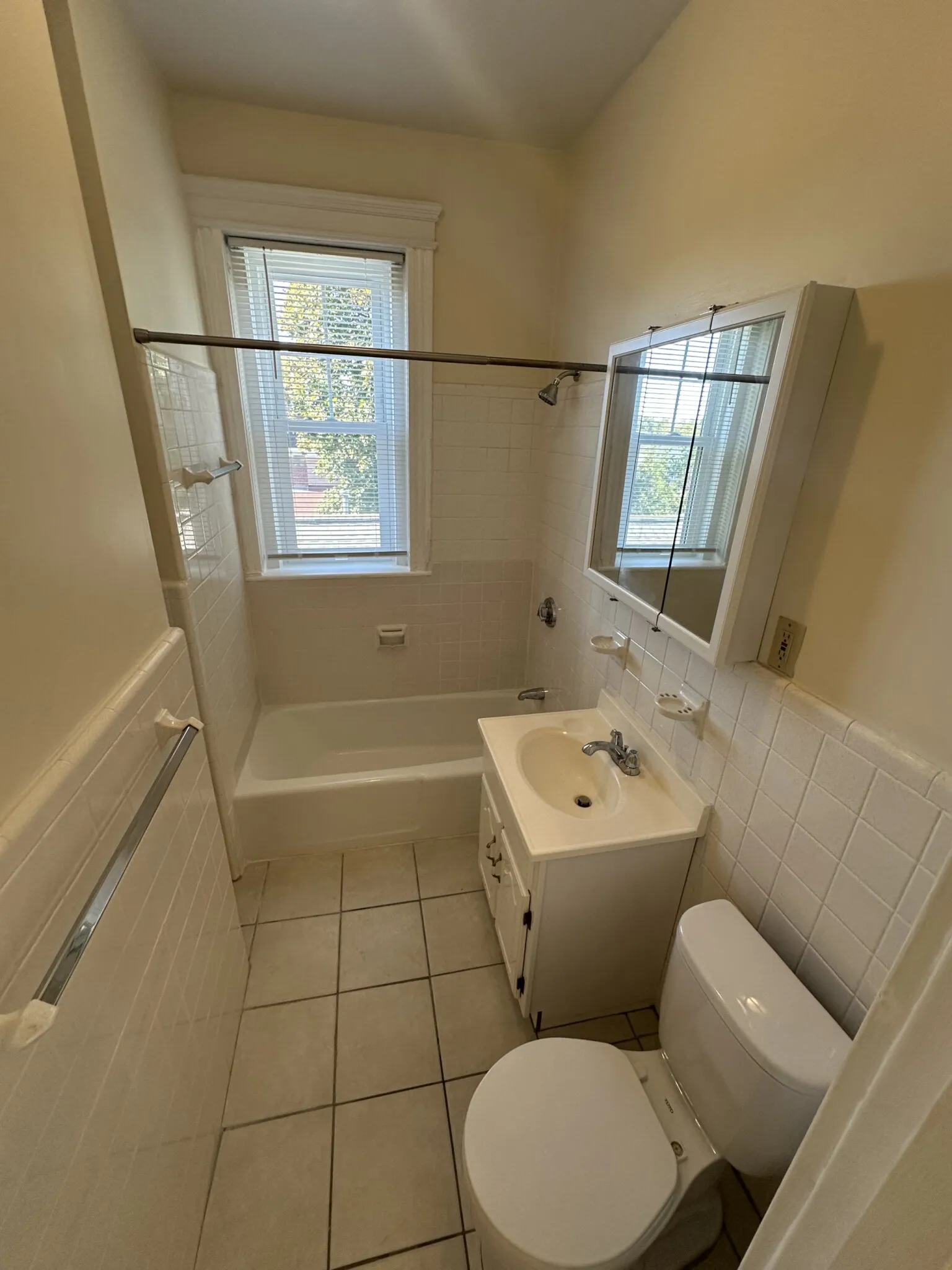 1 bed, 1 bath apartment for rent at 37 Wendell St Unit 42, Baldwin — photo 3 of 6