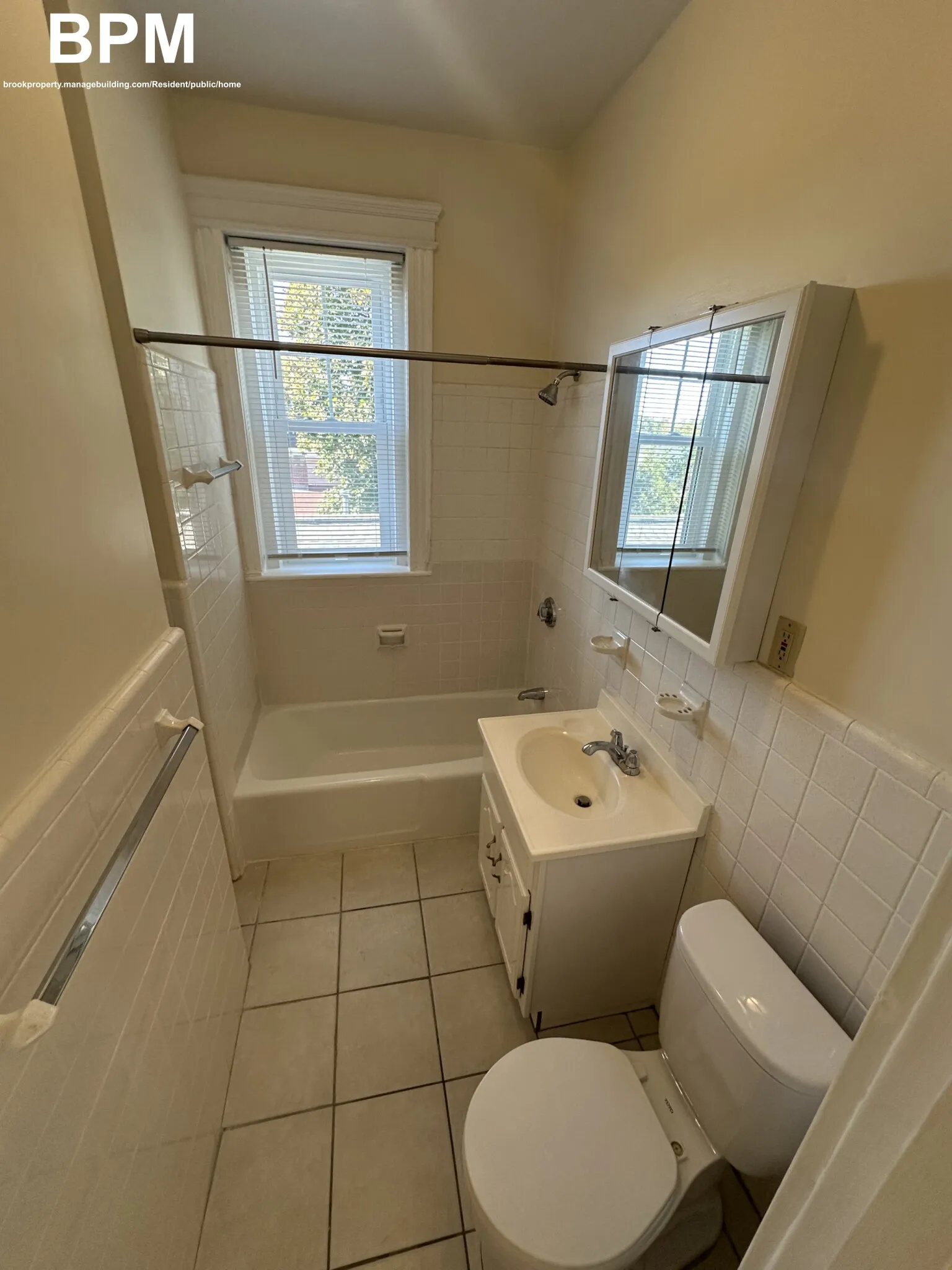1 bed, 1 bath apartment for rent at 37 Wendell St Unit 42, Baldwin — photo 5 of 6