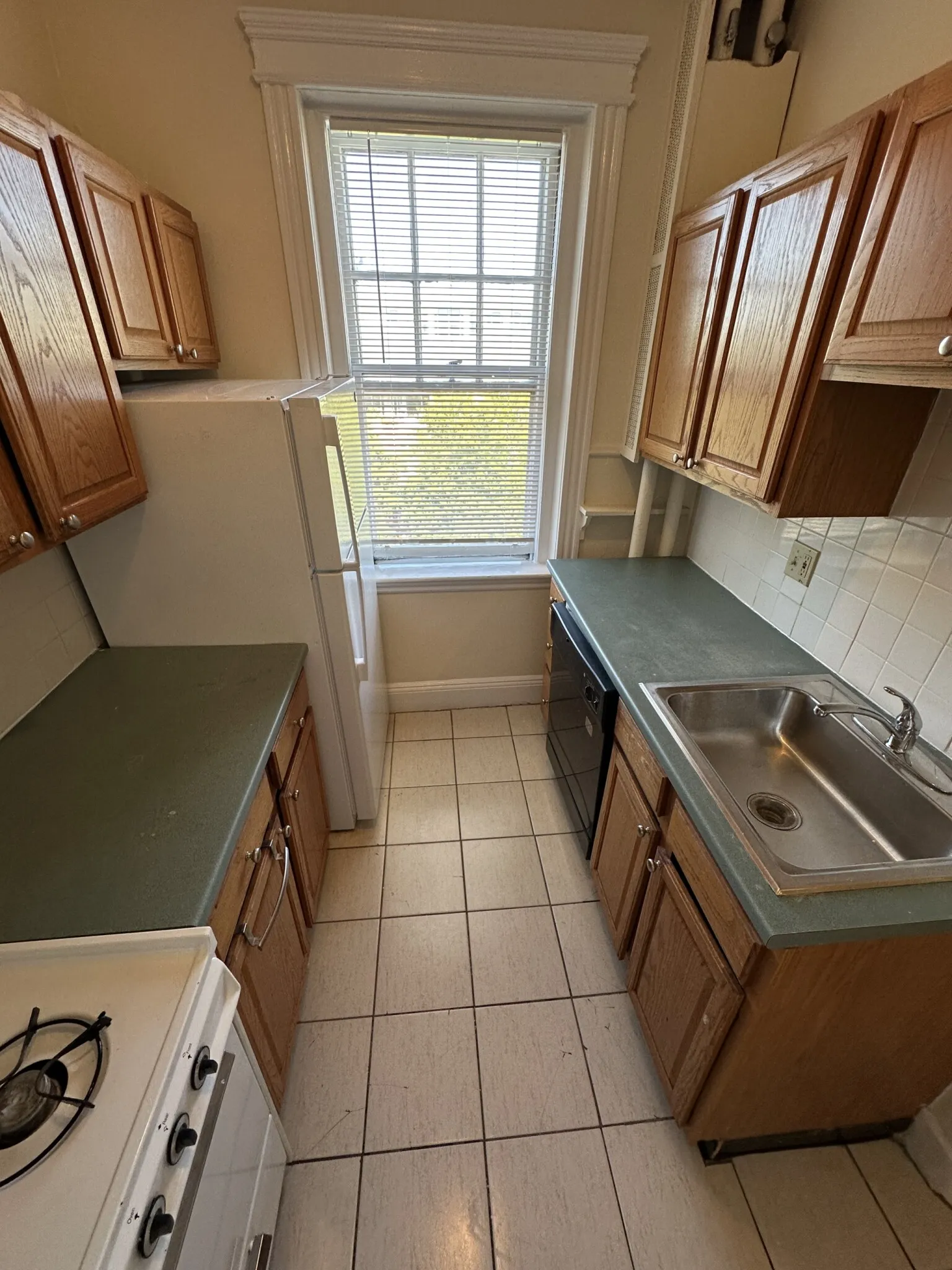 1 bed, 1 bath apartment for rent at 37 Wendell St Unit 44, Baldwin — photo 1 of 6