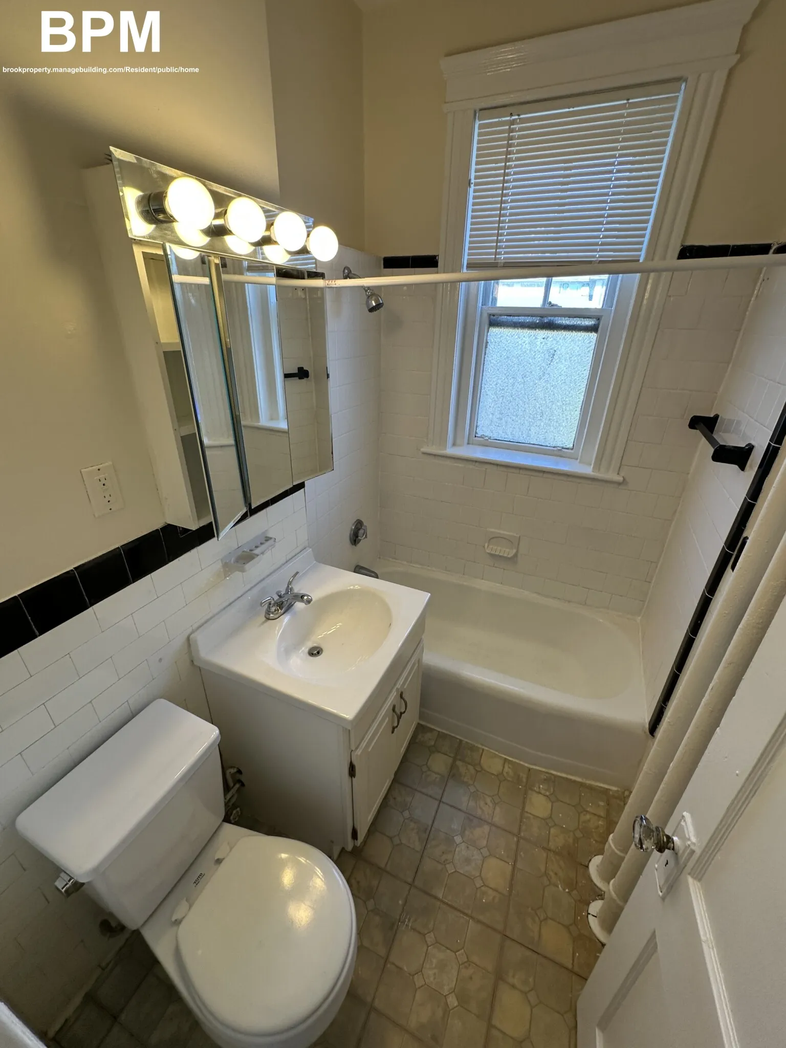 1 bed, 1 bath apartment for rent at 37 Wendell St Unit 44, Baldwin — photo 5 of 6