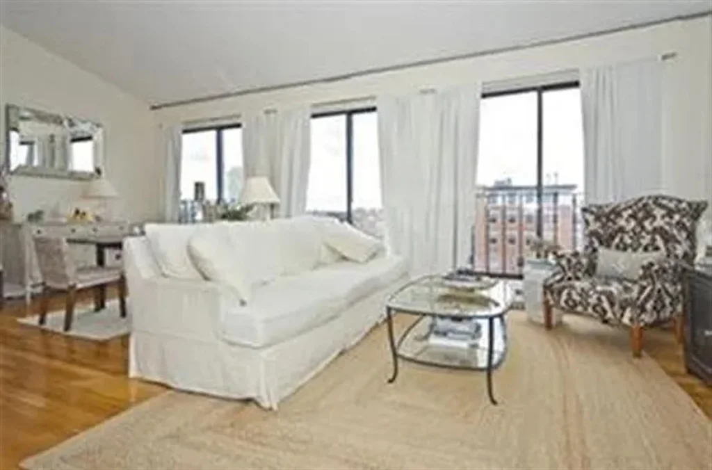 2 bed, 1 bath apartment for rent at 37 West Newton Unit 6, South End