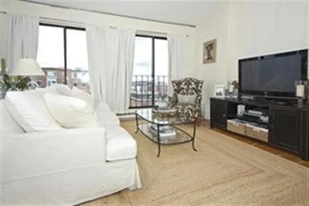 2 bed, 1 bath apartment for rent at 37 West Newton Unit 6, South End — photo 5 of 11