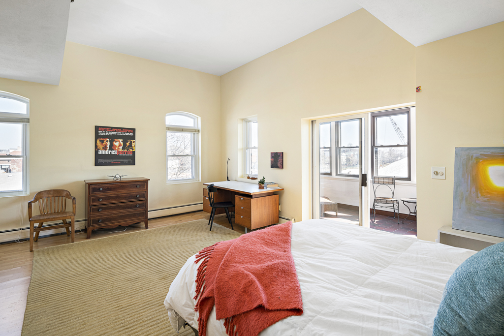 2 bed, 2 bath apartment for rent at 37 Winnisimmet St Unit 8, Chelsea — photo 12 of 19