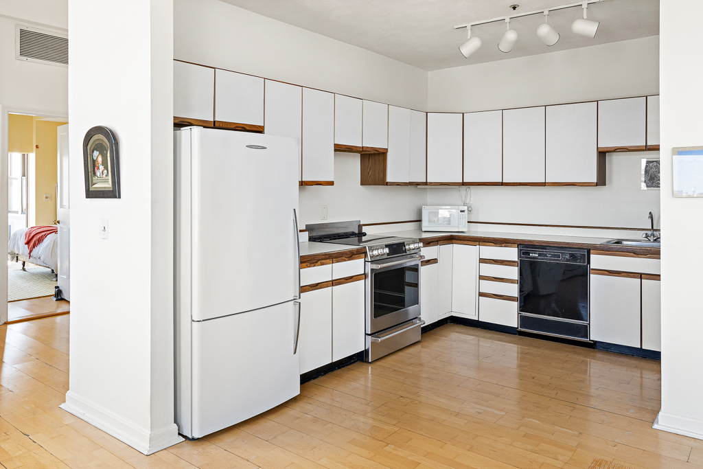 2 bed, 2 bath apartment for rent at 37 Winnisimmet St Unit 8, Chelsea — photo 9 of 19