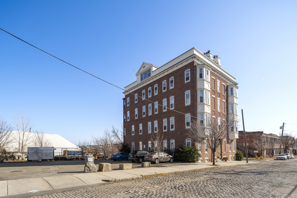 2 bed, 2 bath apartment for rent at 37 Winnisimmet St Unit 8, Chelsea — photo 18 of 19