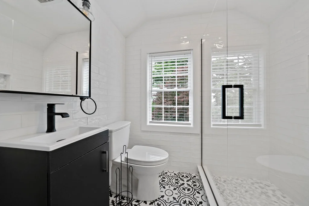 5 bed, 2 bath apartment for rent at 37 Wolcott Rd, Brookline — photo 24 of 40