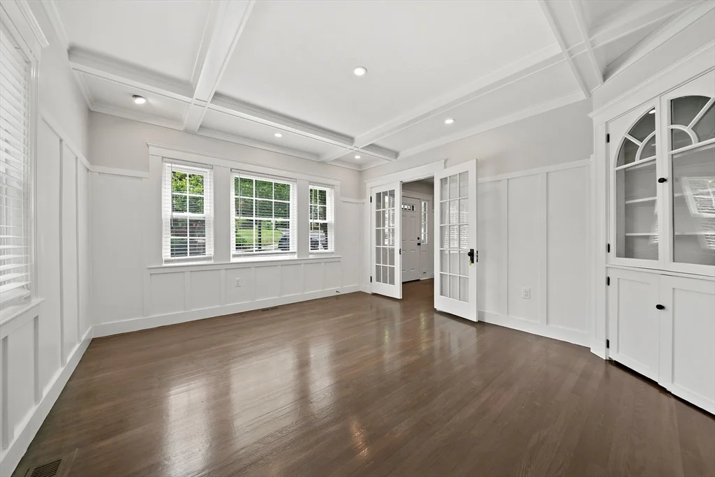 5 bed, 2 bath apartment for rent at 37 Wolcott Rd, Brookline — photo 8 of 40