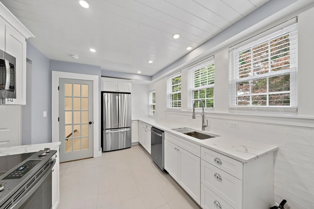 5 bed, 2 bath apartment for rent at 37 Wolcott Rd, Brookline — photo 13 of 40