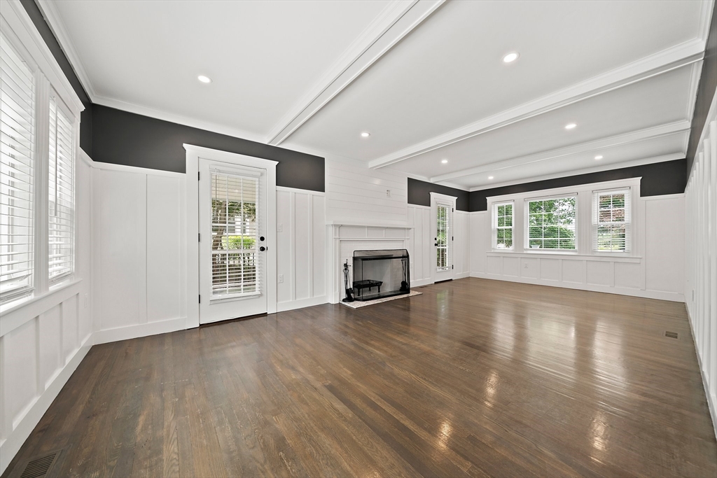 5 bed, 2 bath apartment for rent at 37 Wolcott Rd Unit 37, Chestnut Hill — photo 4 of 40