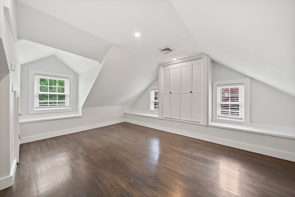 5 bed, 2 bath apartment for rent at 37 Wolcott Rd Unit 37, Chestnut Hill — photo 25 of 40