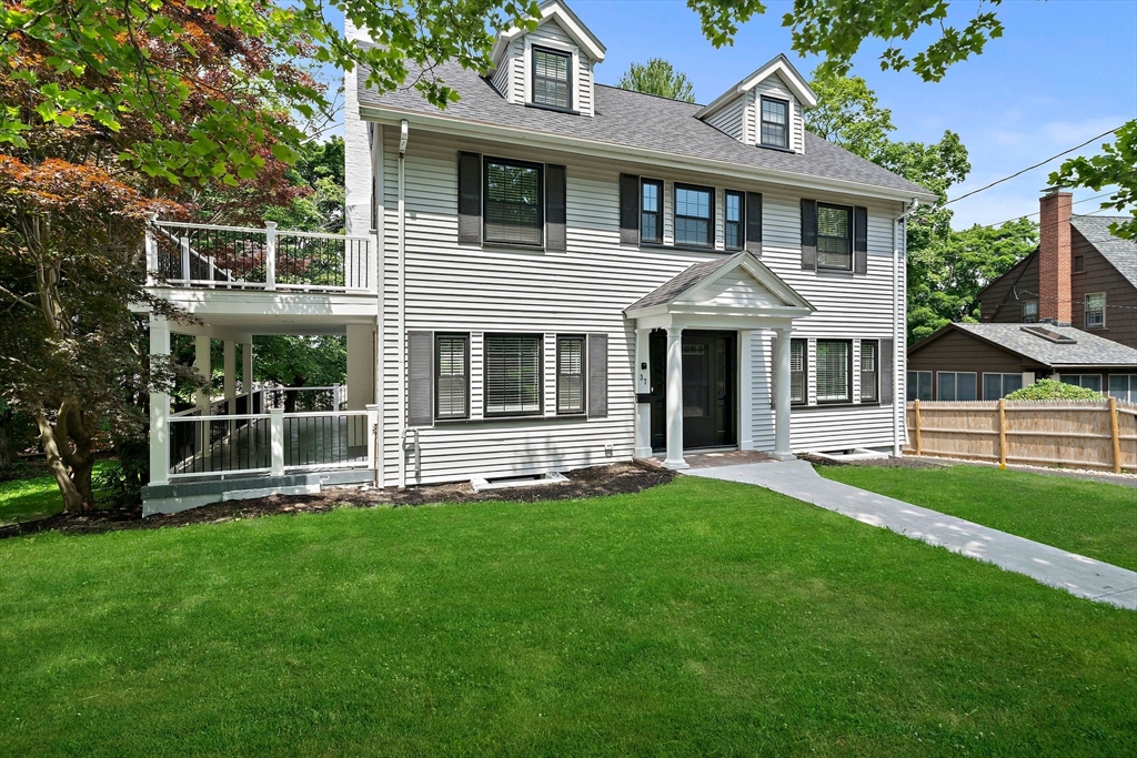 5 bed, 2 bath apartment for rent at 37 Wolcott Rd Unit 37, Chestnut Hill — photo 1 of 40