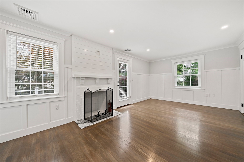 5 bed, 2 bath apartment for rent at 37 Wolcott Rd Unit 37, Chestnut Hill — photo 17 of 40