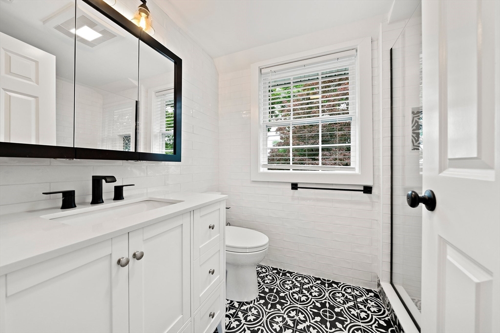 5 bed, 2 bath apartment for rent at 37 Wolcott Rd Unit 37, Chestnut Hill — photo 21 of 40