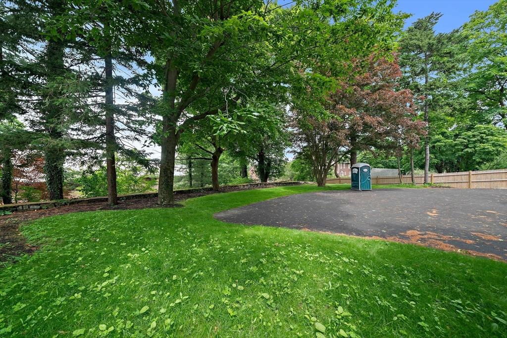 5 bed, 2 bath apartment for rent at 37 Wolcott Rd Unit 37, Chestnut Hill — photo 38 of 40