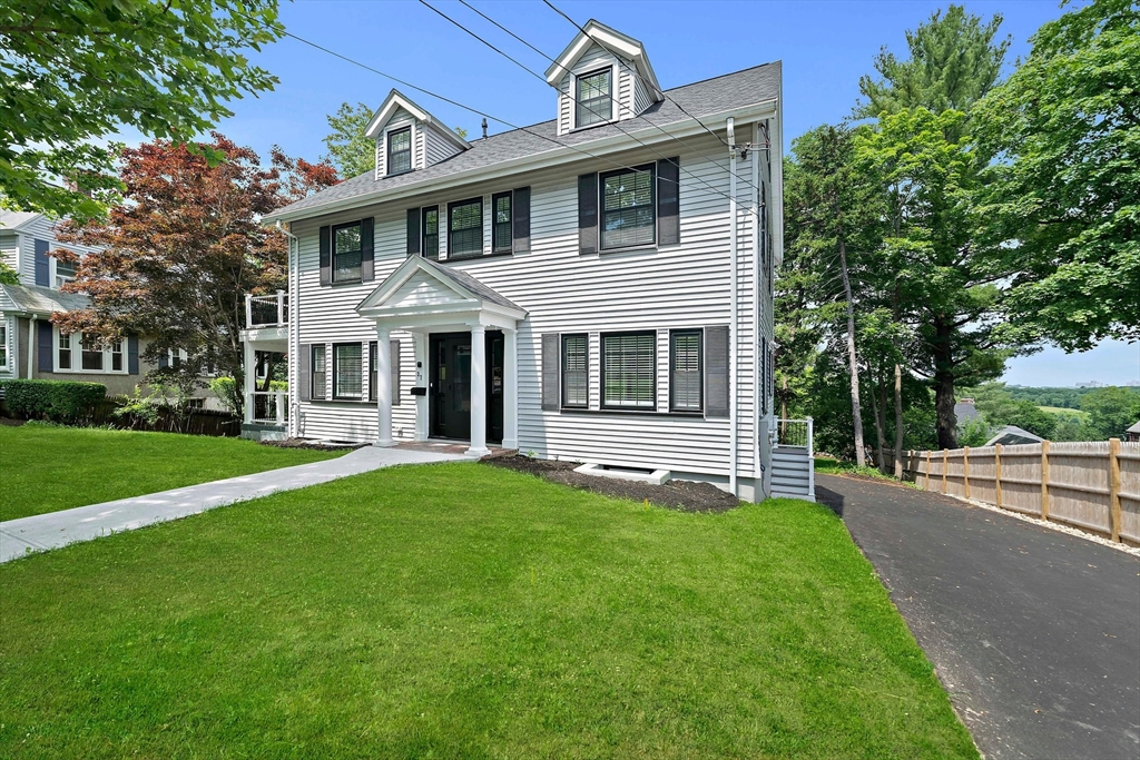 5 bed, 2 bath apartment for rent at 37 Wolcott Rd Unit 37, Chestnut Hill — photo 2 of 40