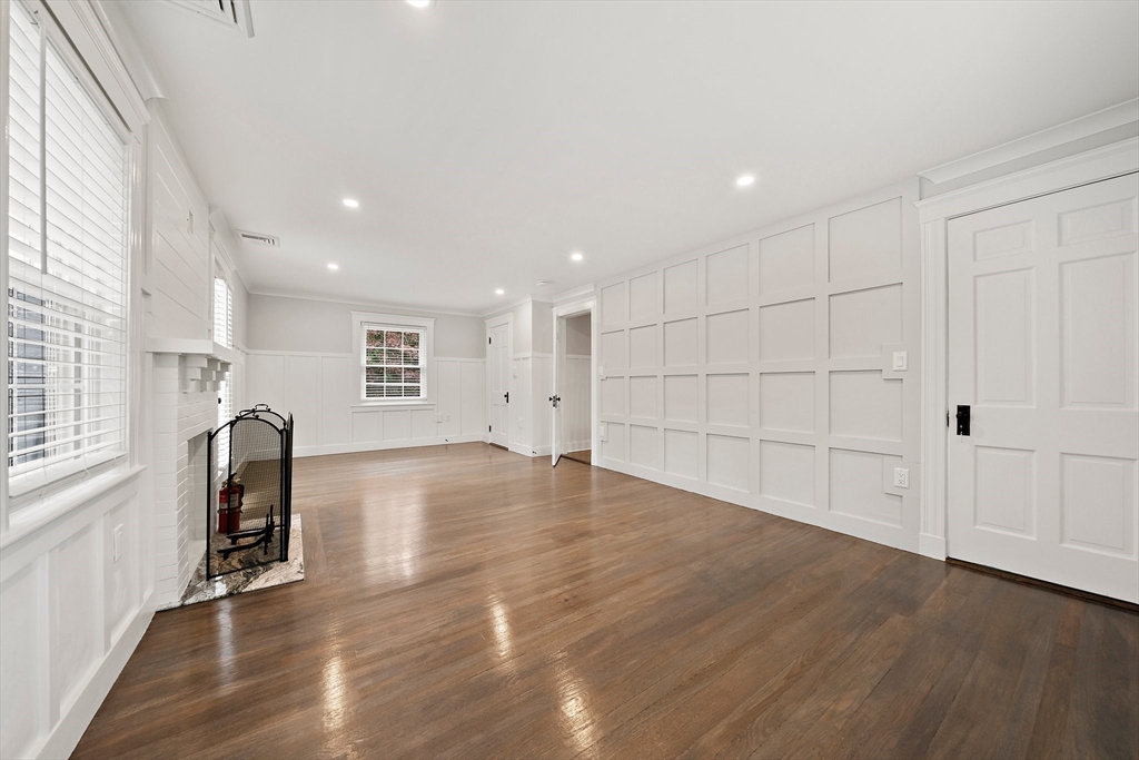 5 bed, 2 bath apartment for rent at 37 Wolcott Rd Unit 37, Chestnut Hill — photo 16 of 40