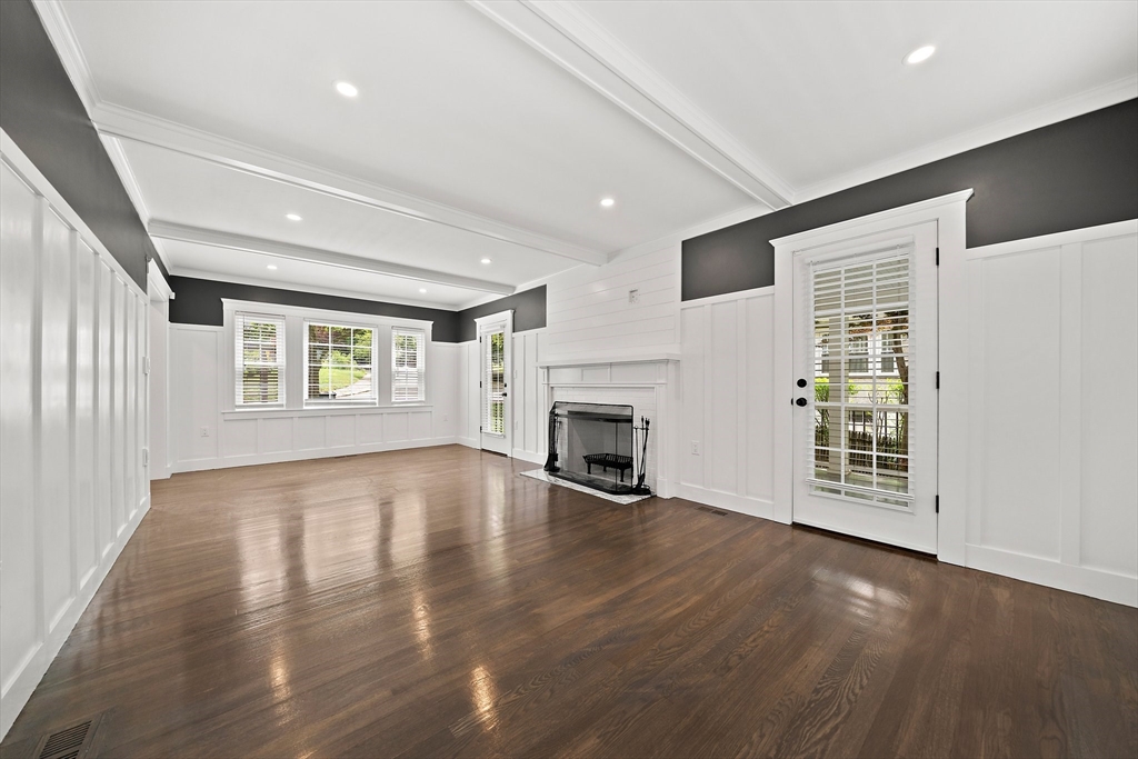 5 bed, 2 bath apartment for rent at 37 Wolcott Rd Unit 37, Chestnut Hill — photo 6 of 40