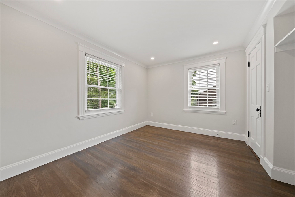 5 bed, 2 bath apartment for rent at 37 Wolcott Rd Unit 37, Chestnut Hill — photo 18 of 40