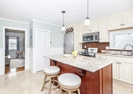 1 bed, 1 bath apartment for rent at 370 Bunker Hill St Unit 4, Charlestown — photo 2 of 9