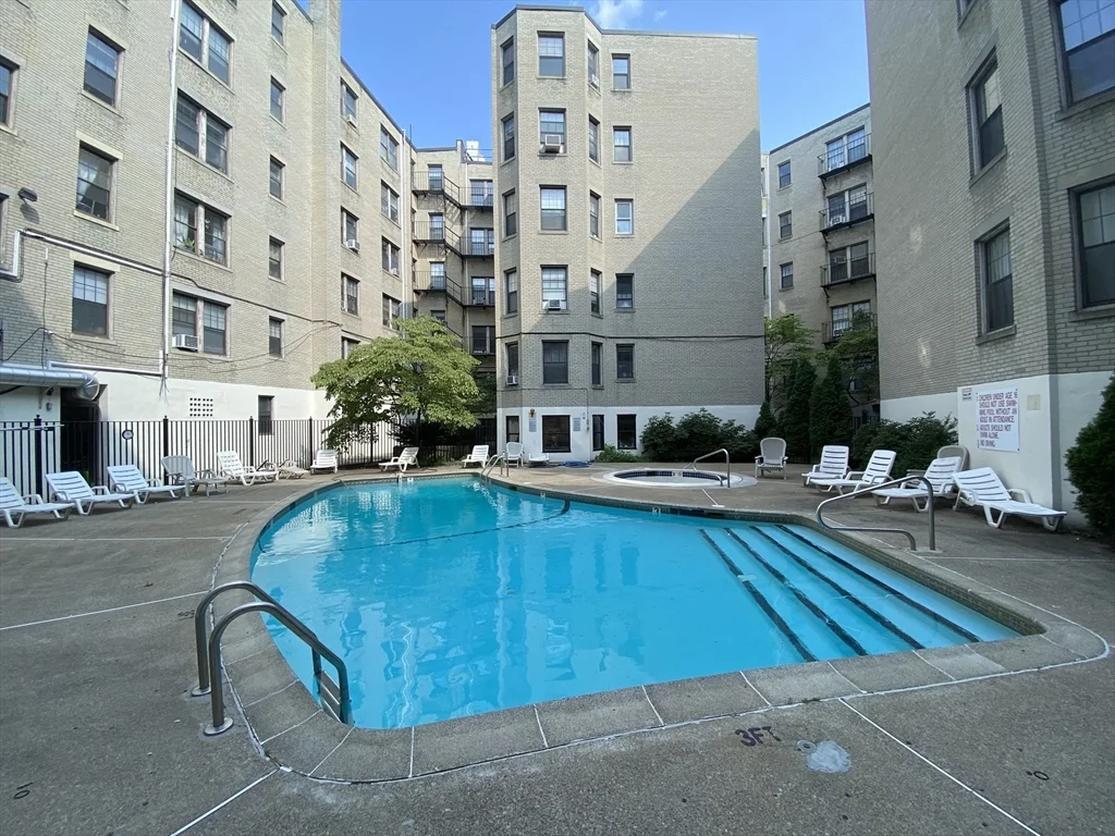 2 bed, 1 bath apartment for rent at 370 Chestnut Hill Ave Unit 35, Brighton — photo 1 of 17