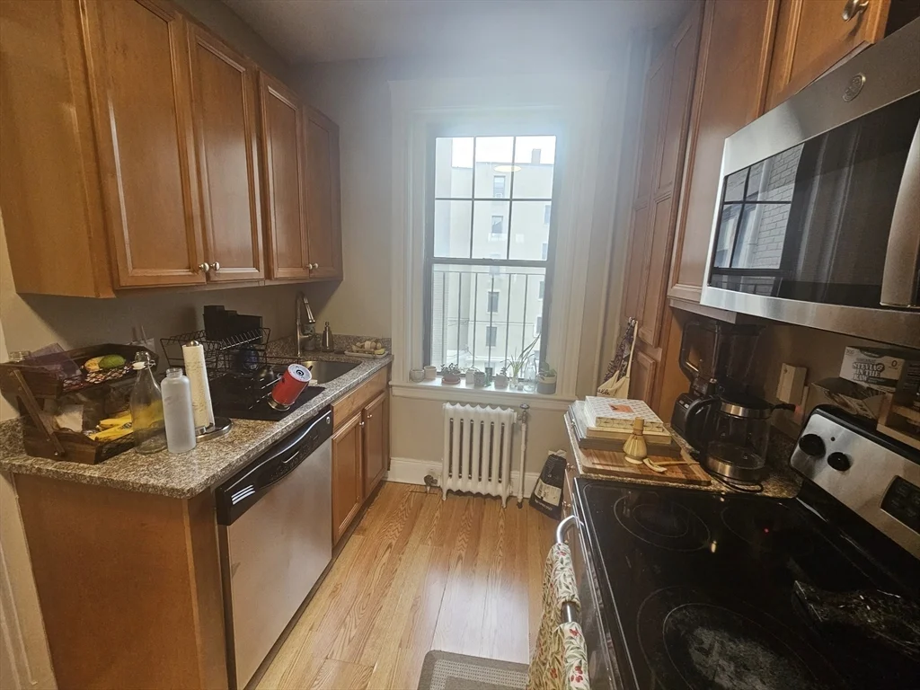 2 bed, 1 bath apartment for rent at 370 Chestnut Hill Ave Unit 35, Brighton — photo 3 of 17