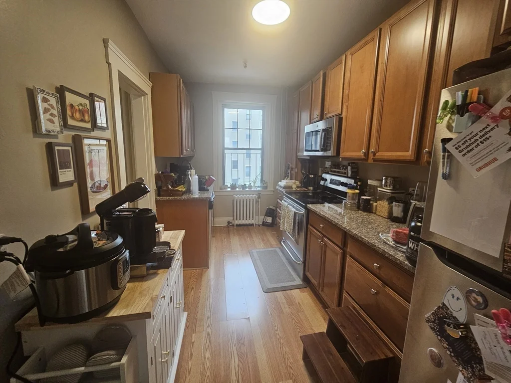 2 bed, 1 bath apartment for rent at 370 Chestnut Hill Ave Unit 35, Brighton — photo 4 of 17