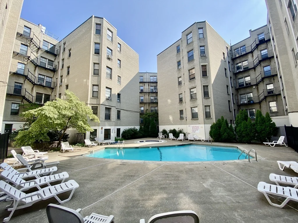 2 bed, 1 bath apartment for rent at 370 Chestnut Hill Ave Unit 35, Brighton — photo 15 of 17