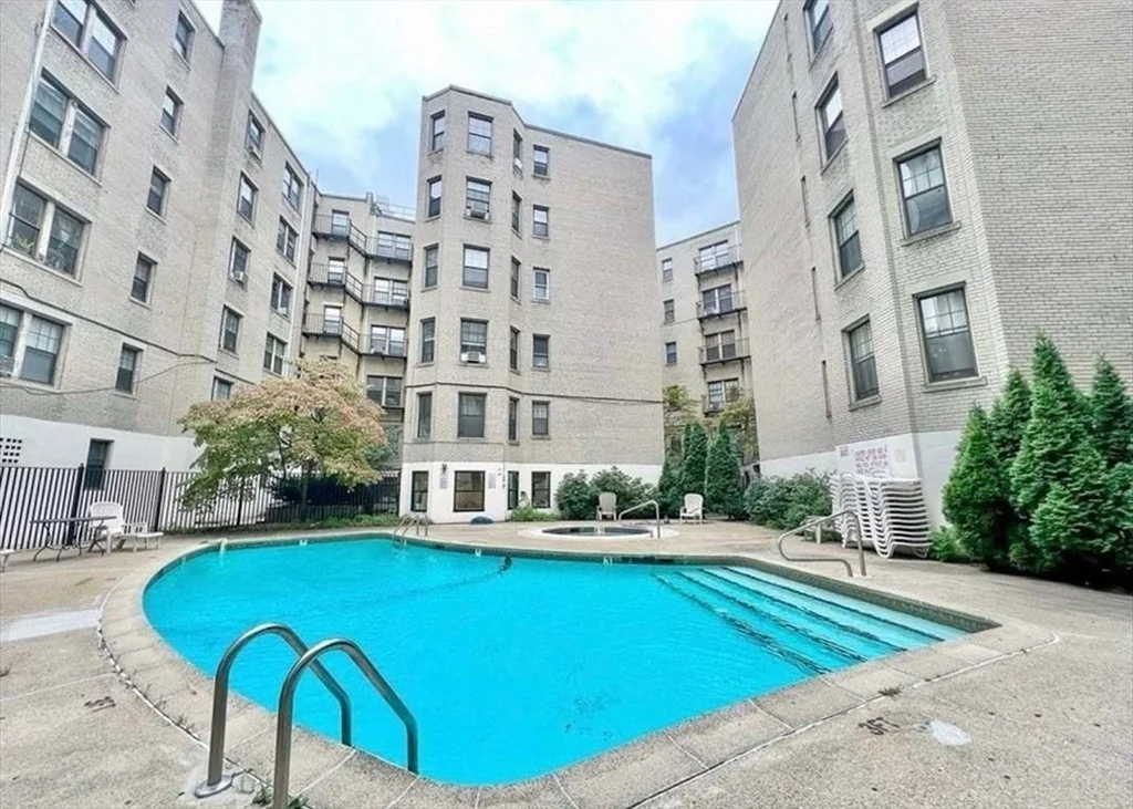 2 bed, 1 bath apartment for rent at 370 Chestnut Hill Ave Unit 45, Brighton