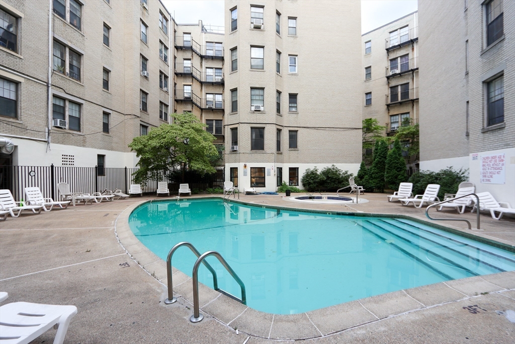 1 bed, 1 bath apartment for rent at 370 Chestnut Hill Ave Unit 54, Brighton — photo 15 of 17