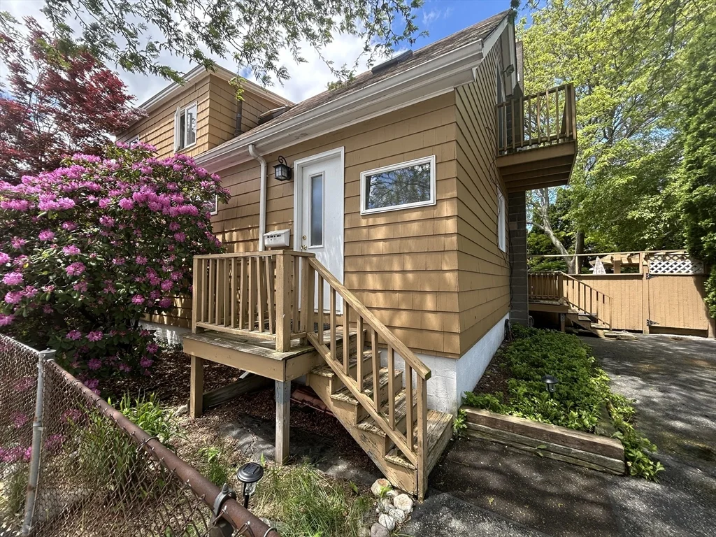 2 bed, 1 bath apartment for rent at 370 Main St Unit 2, Winthrop — photo 1 of 26