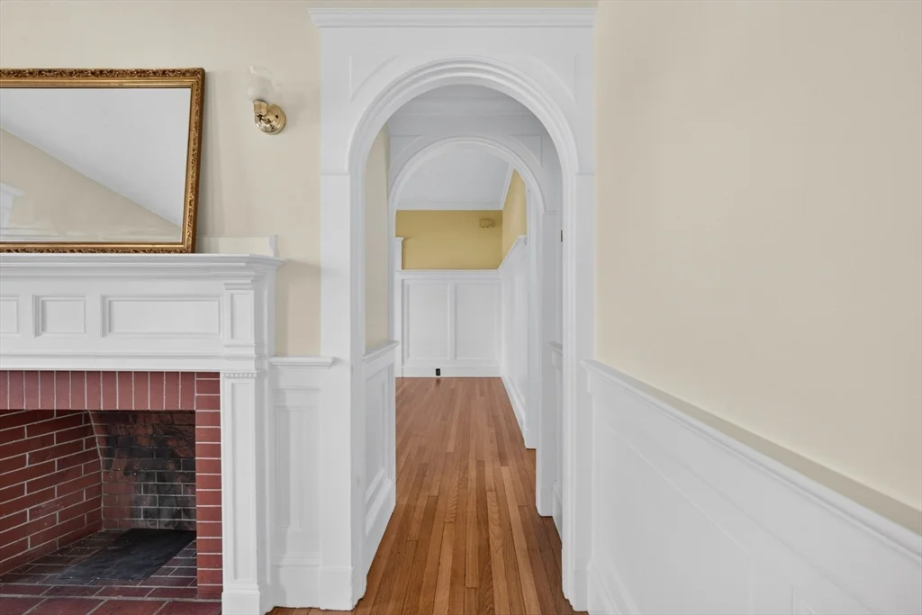 2 bed, 1 bath apartment for rent at 370 Maple St Unit 1, New Bedford — photo 11 of 20