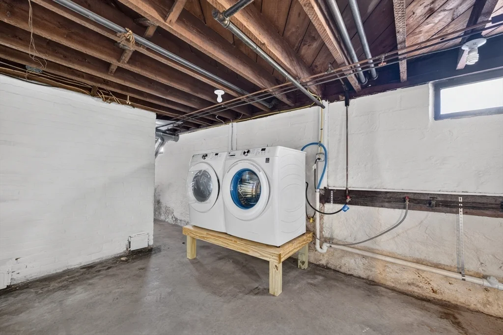 2 bed, 1 bath apartment for rent at 370 Maple St Unit 2, New Bedford — photo 17 of 18