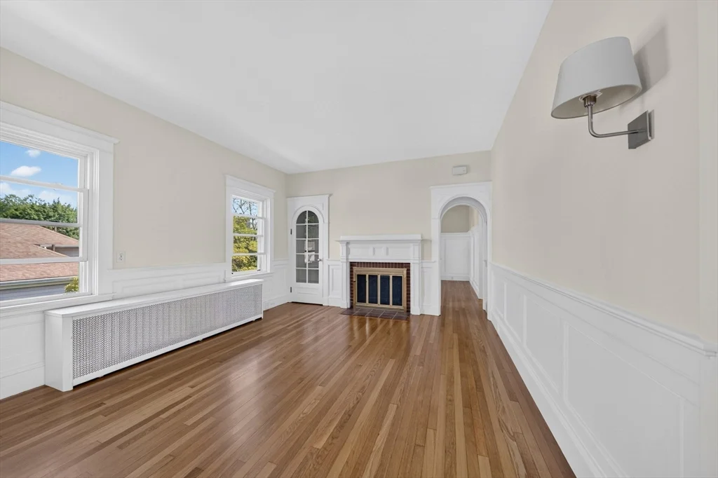 2 bed, 1 bath apartment for rent at 370 Maple St Unit 2, New Bedford — photo 5 of 18
