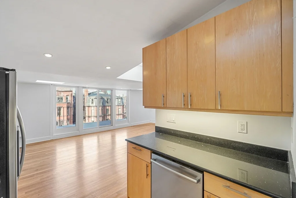 2 bed, 1 bath apartment for rent at 370 Marlborough St Unit 7, Back Bay — photo 10 of 31
