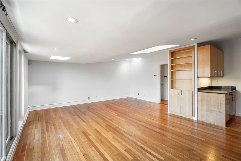 2 bed, 1 bath apartment for rent at 370 Marlborough St Unit 7, Back Bay — photo 5 of 31