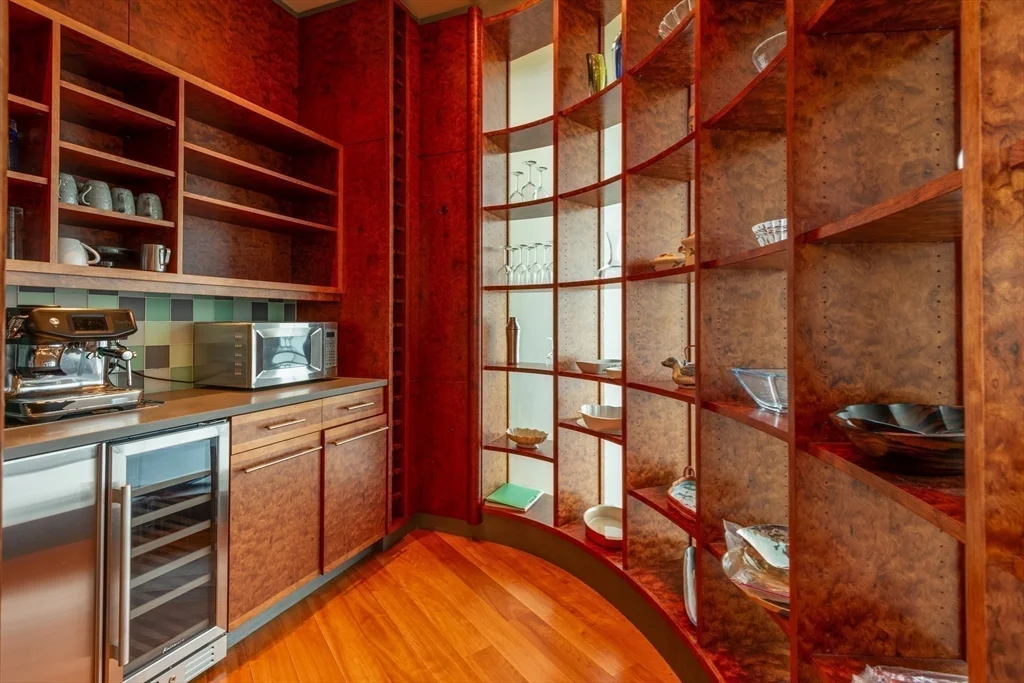 5 bed, 4+ bath apartment for rent at 370 Summer St, Kettle Cove Village — photo 14 of 39