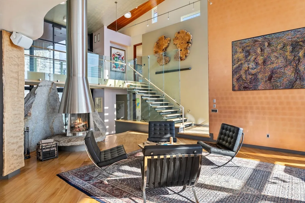 5 bed, 4+ bath apartment for rent at 370 Summer St, Manchester — photo 16 of 25