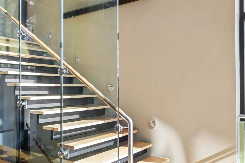 5 bed, 4+ bath apartment for rent at 370 Summer St, Manchester — photo 8 of 25